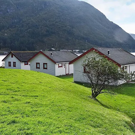 5 Person In Selje-by Traum *