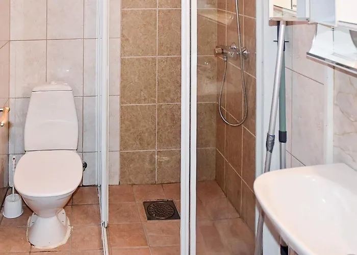 Semesterbostad 5 Person In Selje-by Traum